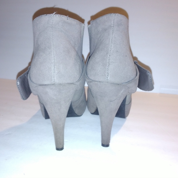 Curfew Fahy Heeled Booties - Picture 4 of 11